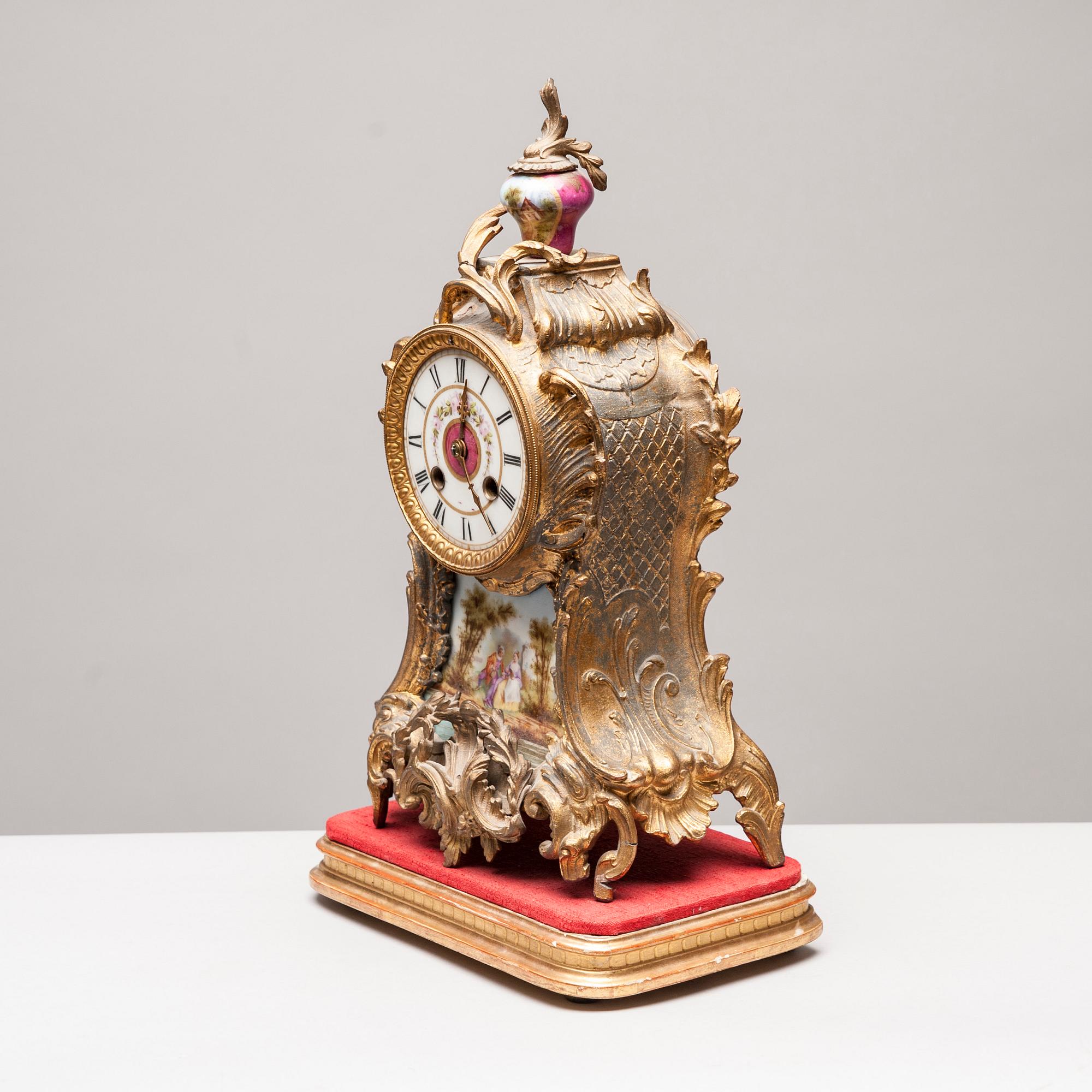 BORDSKLOCKA, rokokostil, troligen Frankrike, 1800-talets slut.