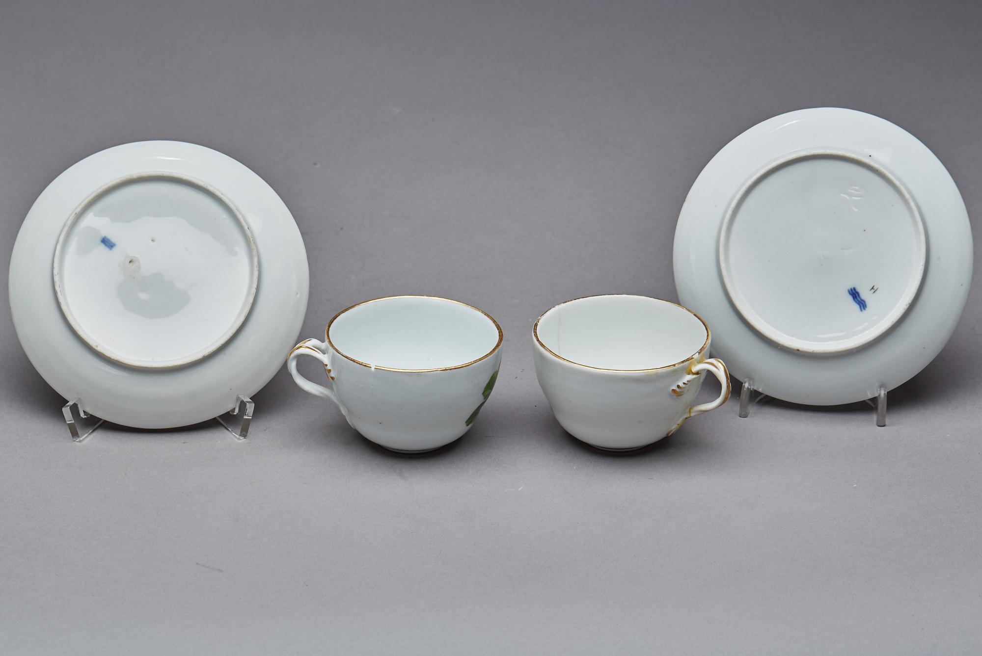 KOPPAR med FAT, 2 st, porslin, Royal Copenhagen, 1700-tal.