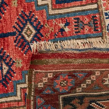 Matta, Kaukasisk semiantik/antik ca 153x123 cm.