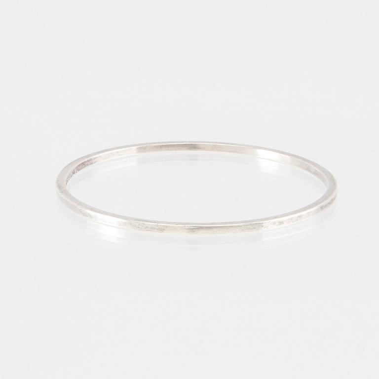 Elon Arenhill, armringar 2 st silver, Malmö 1964 och 1991.