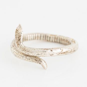 Ring, Terrs, silver i form av orm.