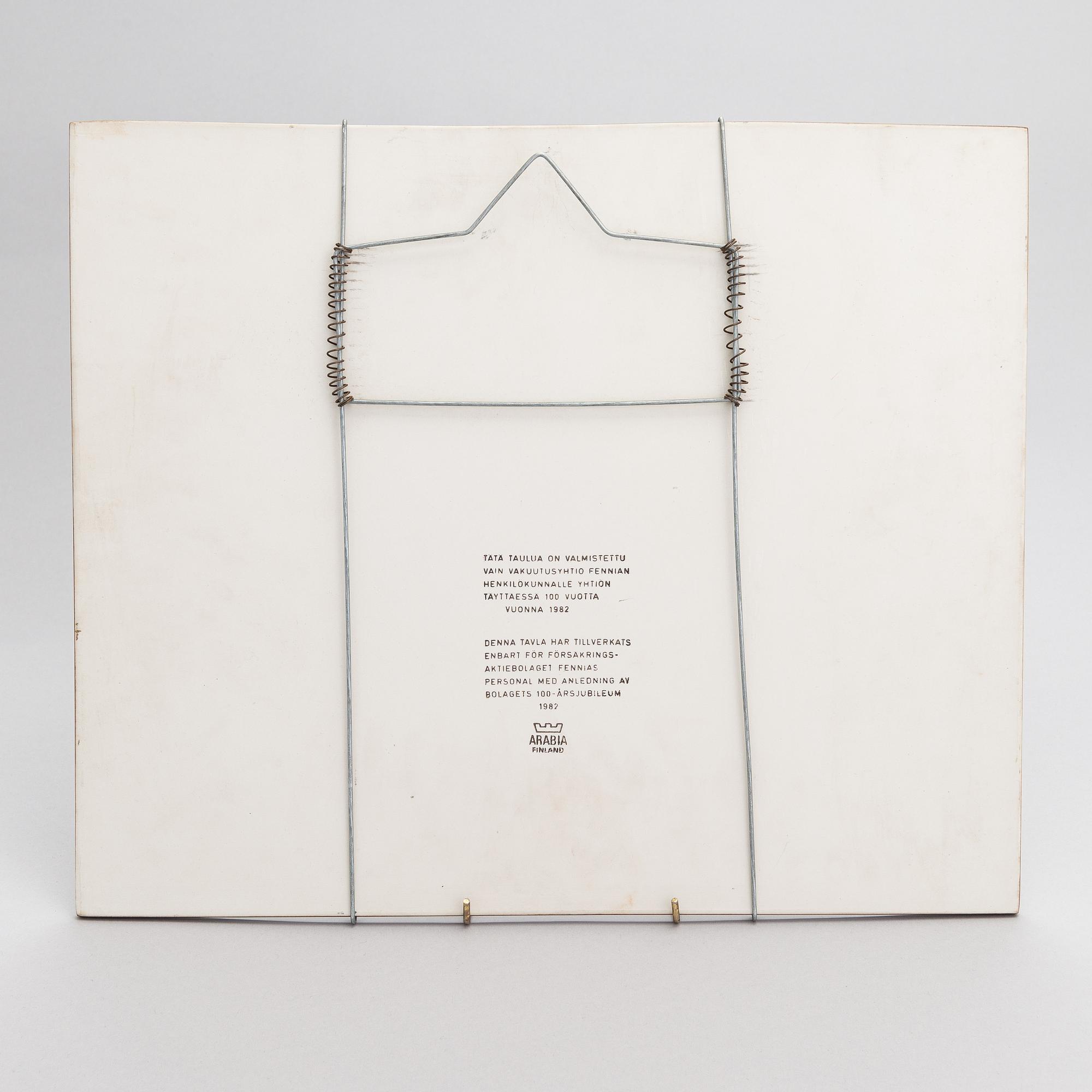 Heljä Liukko-Sundström, A ceramic wall plaque signed and dated Arabia -82, 349/600.