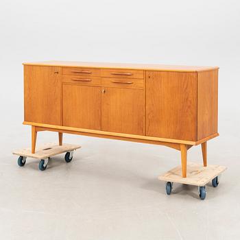 Mid/late 20th century sideboard.