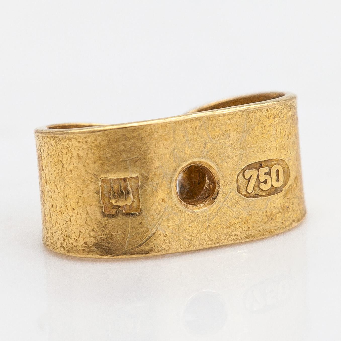 Björn Weckström, örhängen, ett par, "Mini Ciria", 18K guld med diamanter ca 0.12 ct totalt. Lapponia.