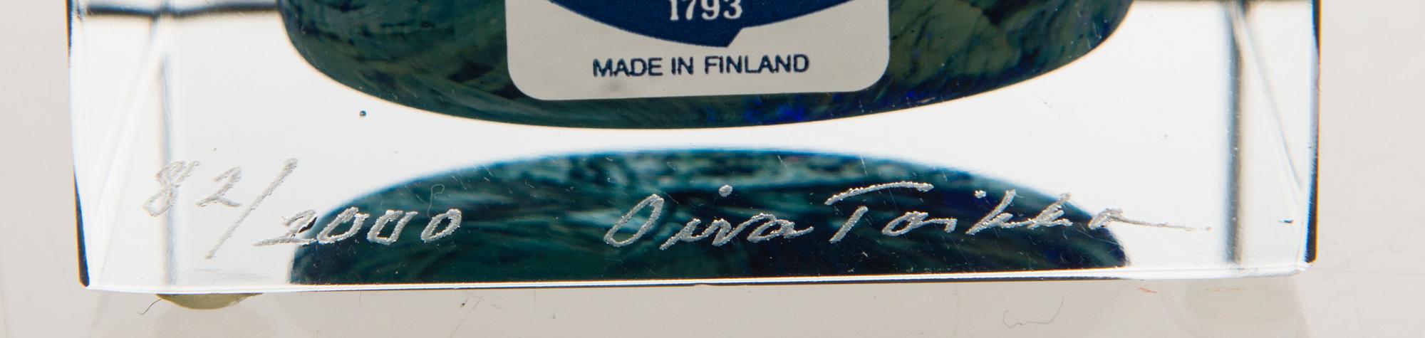 OIVA TOIKKA, VUOSIKUUTIO, signeerattu Oiva Toikka Nuutajärvi 1991, numeroitu 82/2000.