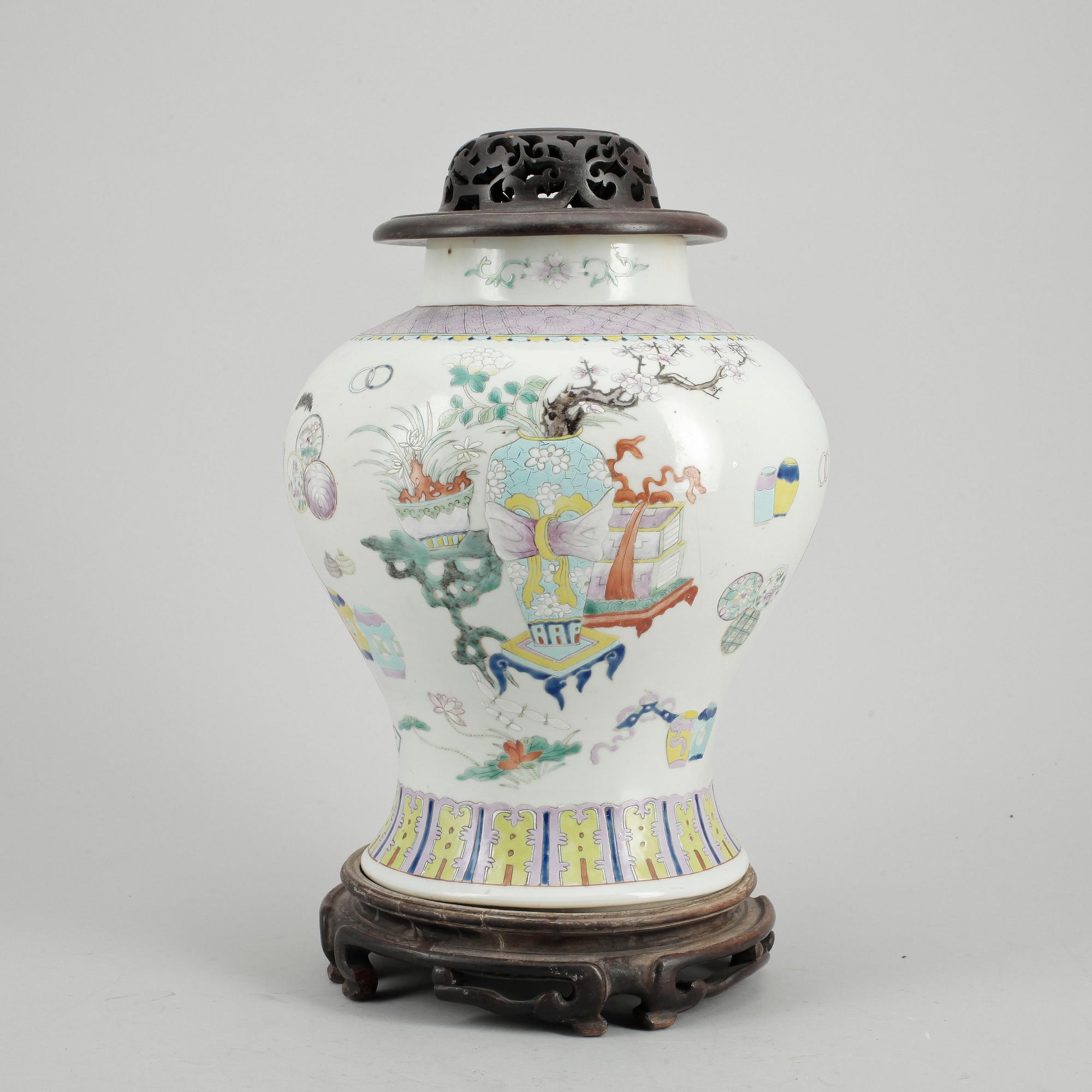 URNA, porslin, Kina 1800-tal.