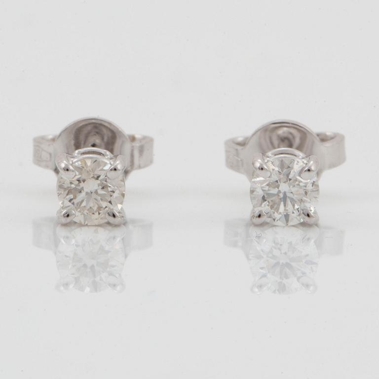 Brilliant-cut diamond stud earrings, ca 0,50 ct.