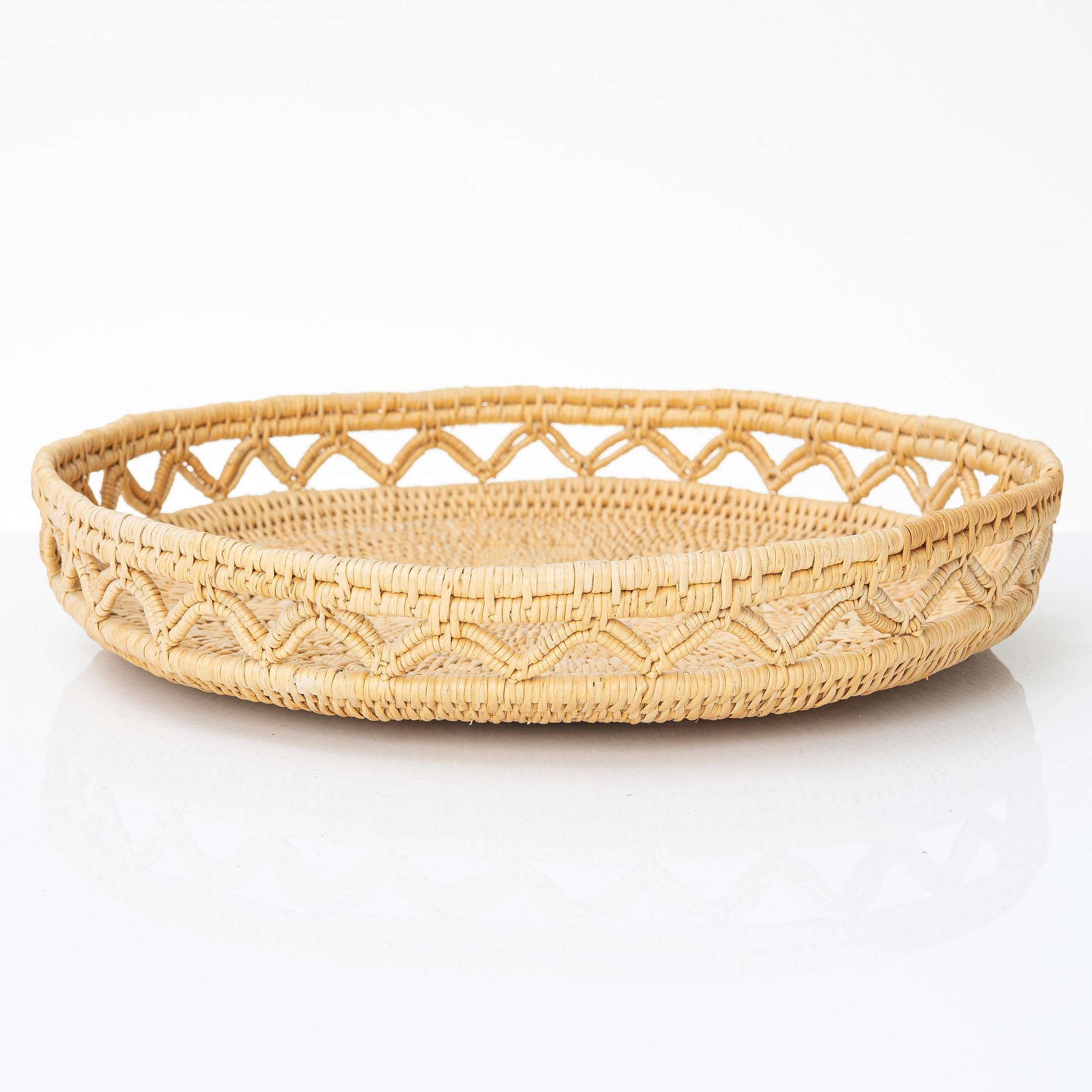 Basket, wickerwork.