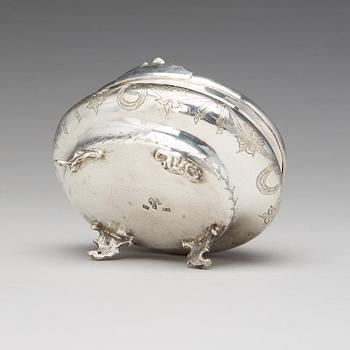 A Russian early 19th century parcel-gilt silver sugar-box, mark of Jakow Witalijew, Moscow 1803.