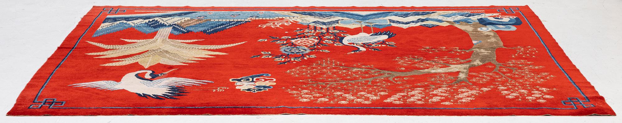 A Chinese Baoutou carpet, around 1900, c. 270 x 182 cm.