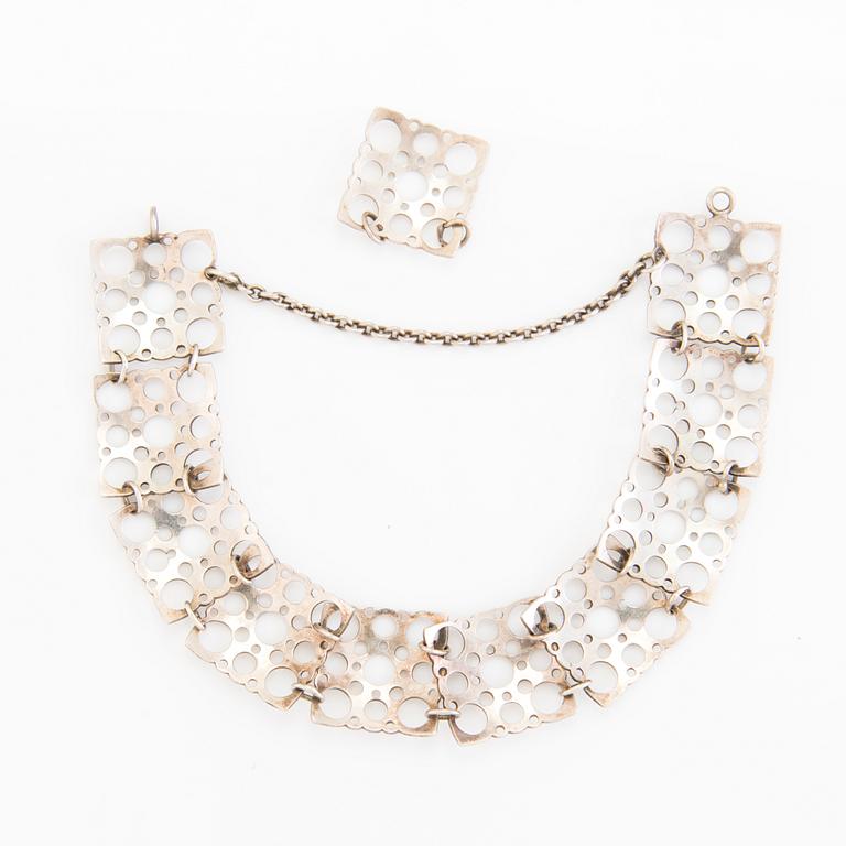 RANNEKORU, sterlinghopeaa, N. Westerback, Helsinki.