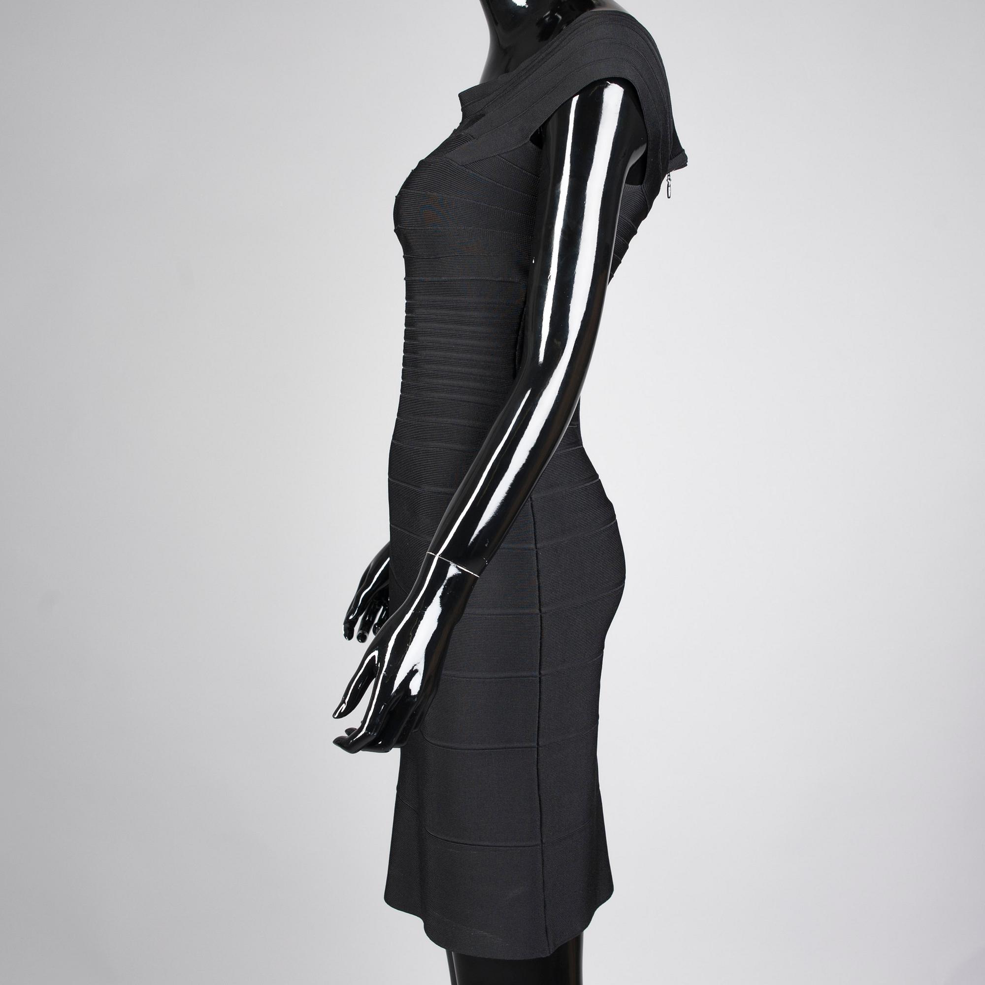 KLÄNNING, Hervé Léger.