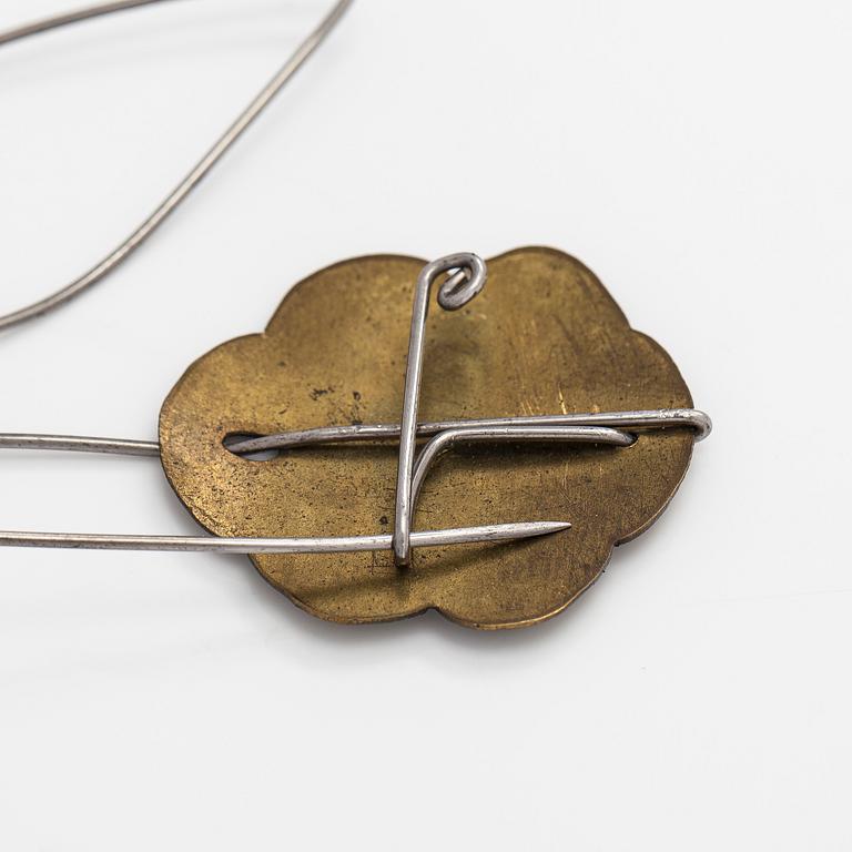 Alexander Calder, flower brooch, 1940.