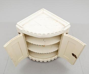 HÖRNSKÅP, barock, 1700-tal.