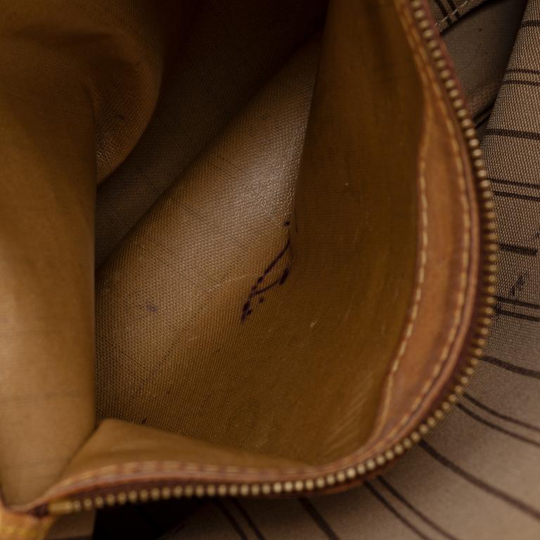 Louis Vuitton, a monogram canvas 'Neverfull' bag.