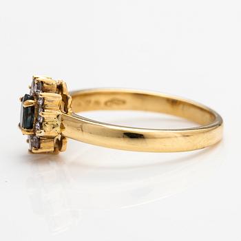 Ring, 18K guld, alexandrit och diamanter ca 0.22 ct tot.
