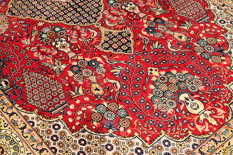 MATTO, Figural Ghom part silk, ca 330 x 210.