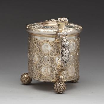GUSTAF MÖLLENBORG, Stockholm 1892, dryckeskanna, silver, barock-stil.