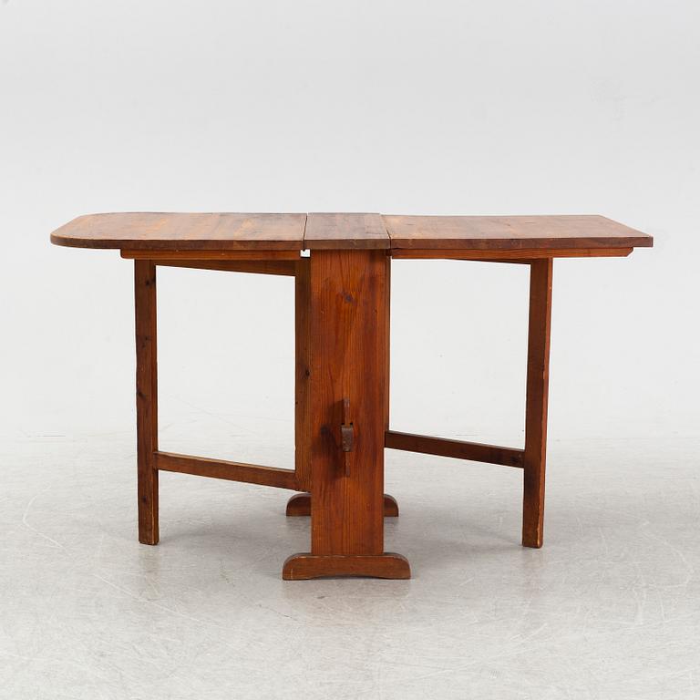 A pine gate-leg table, 1930's/40's.