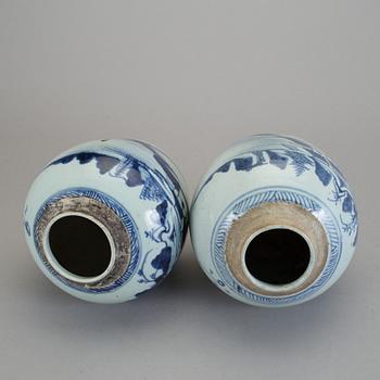 KRUS, 2 st, porslin, Kina, 1800-tal.