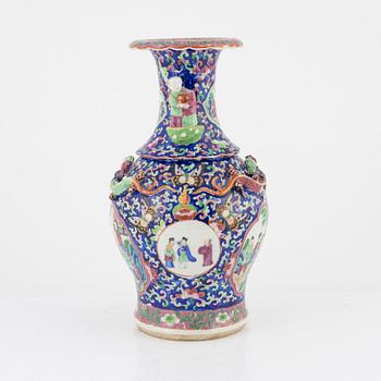 Vase, China, Qing Dynasty, late 19th Century.