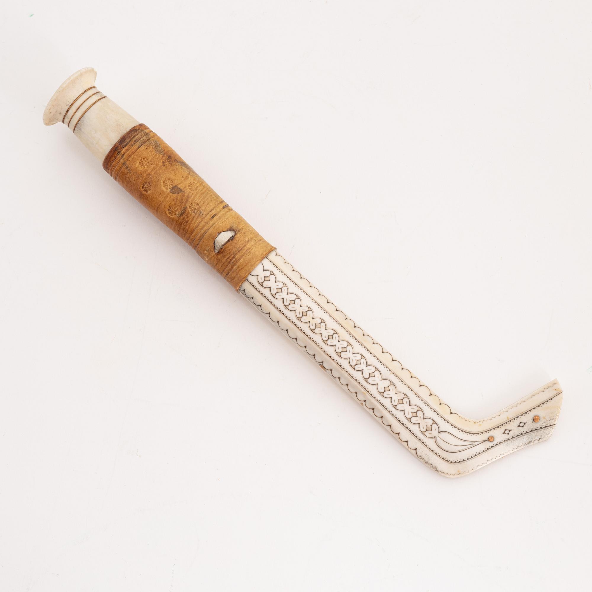 A reindeer horn knife by Thore Sunna, before 1965, signed.