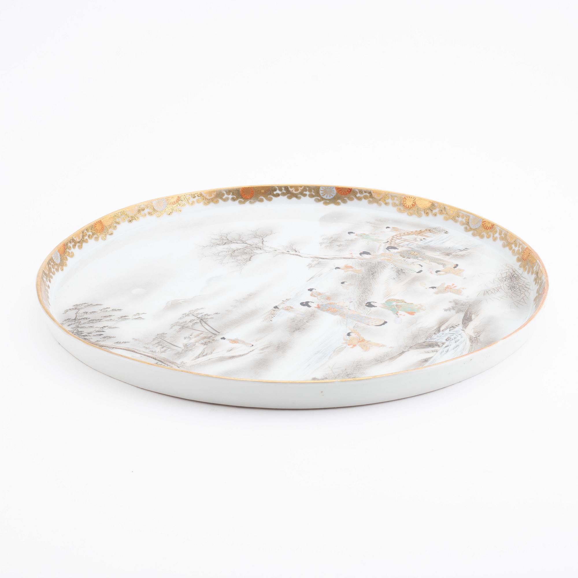 Bricka/fat, porslin, Japan, Satsumagods, Meiji (1868-1912).