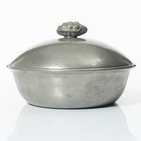 Firma Svenskt Tenn, a pewter bowl with cover, model A 58, 1925.