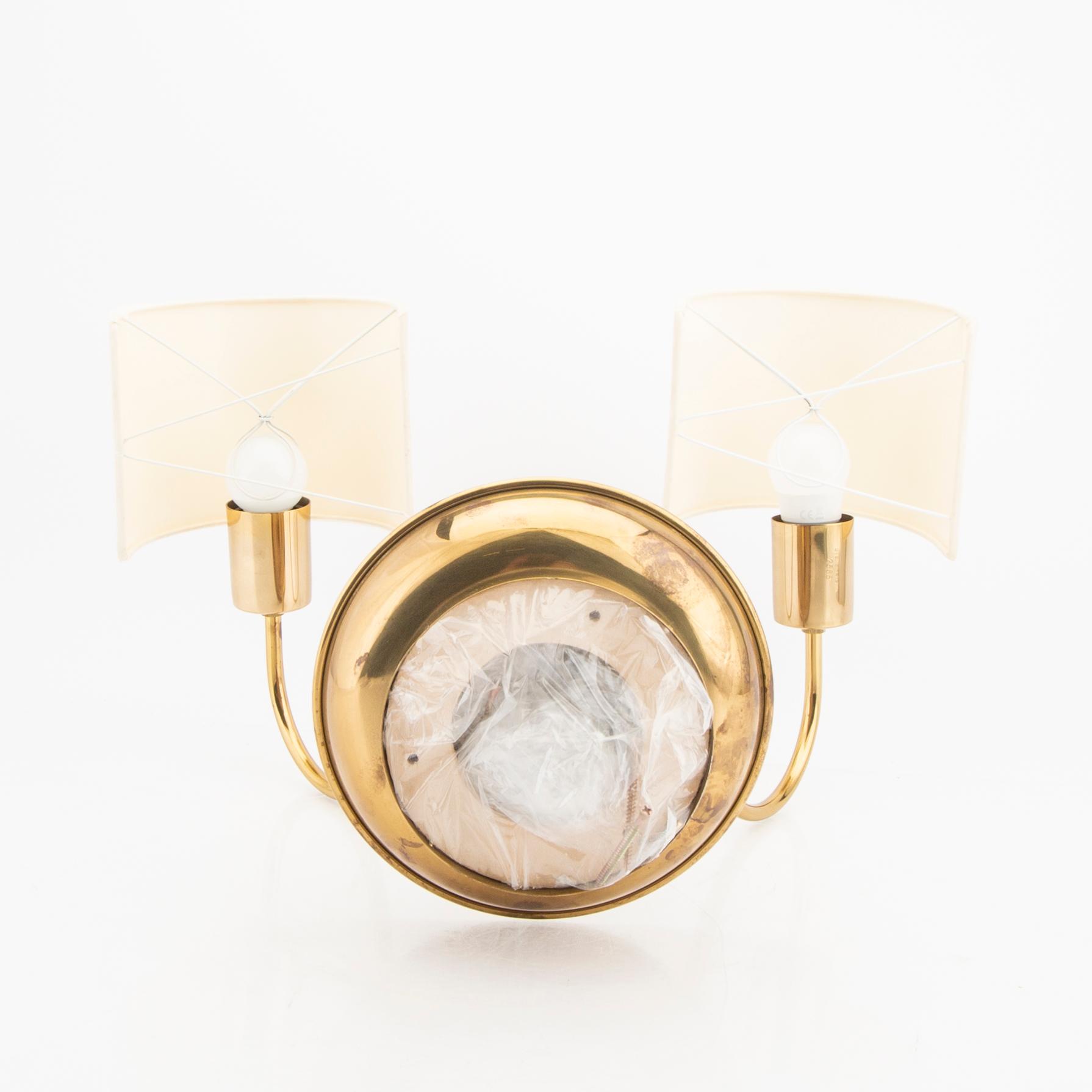 Josef Frank, a brass wall lamp model no 2565 firma Svenkt Tenn.