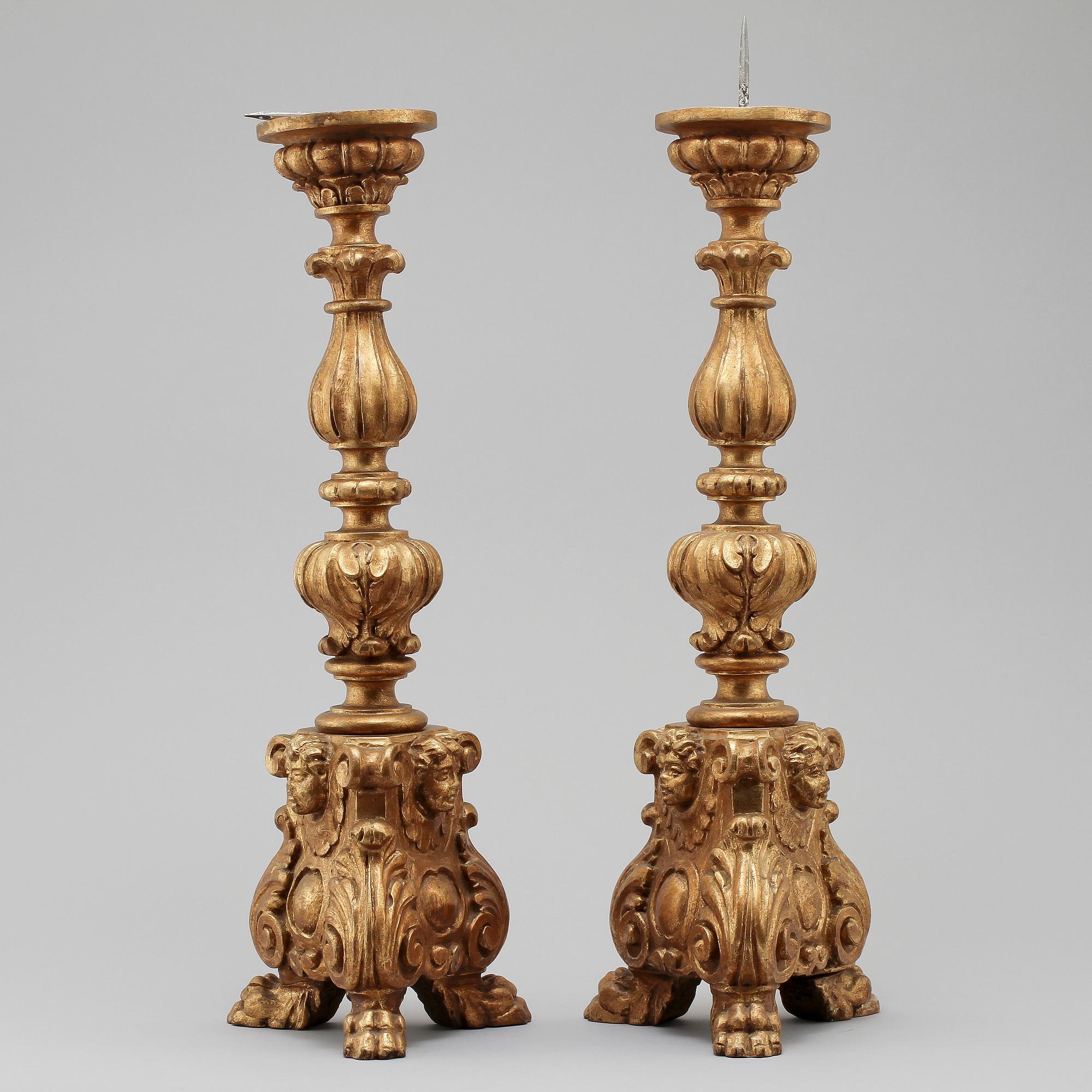 ALTARLJUSSTAKAR, ett par, barockstil, 1900-talets andra hälft.