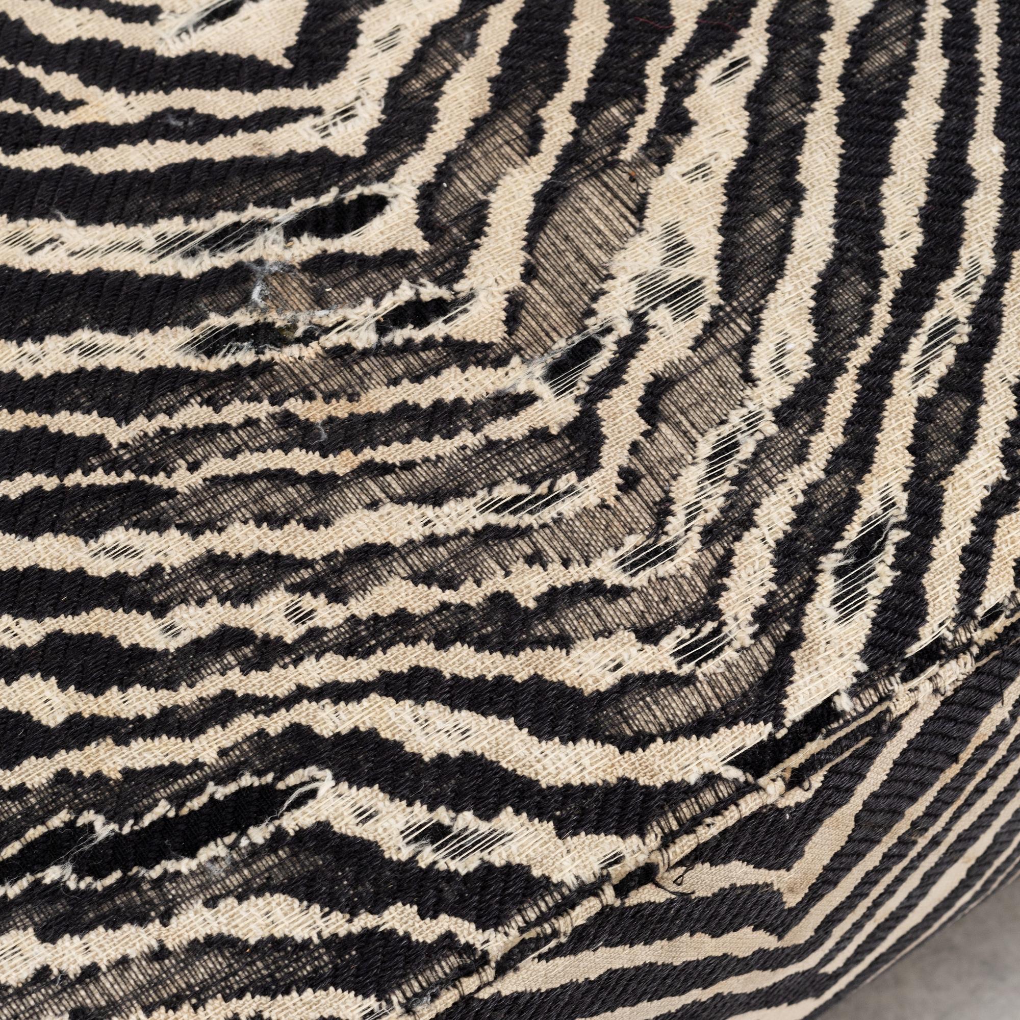 Alvar Aalto, a late 20th century '544' sofa for Artek.