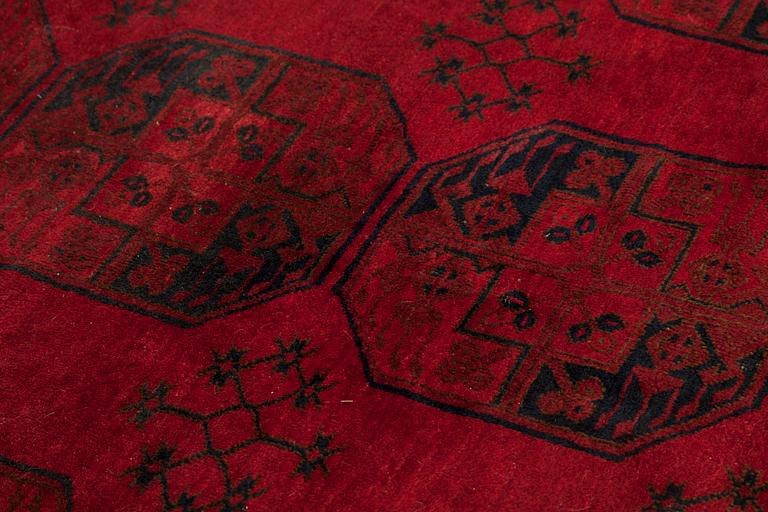 MATTA. Old Afghanistan/Ersari. Ca 324 x 259 cm.