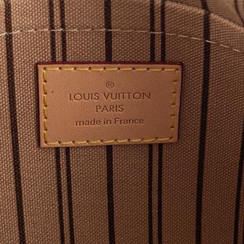 Louis Vuitton, a 'Pochette Never Full', 2015.