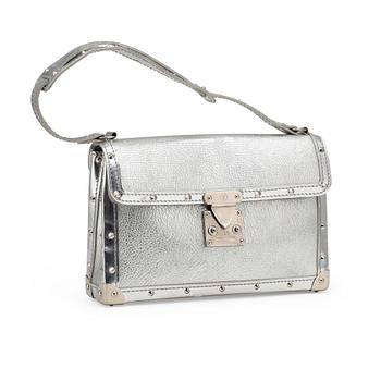 391. LOUIS VUITTON, a silver coloured leather handbag.