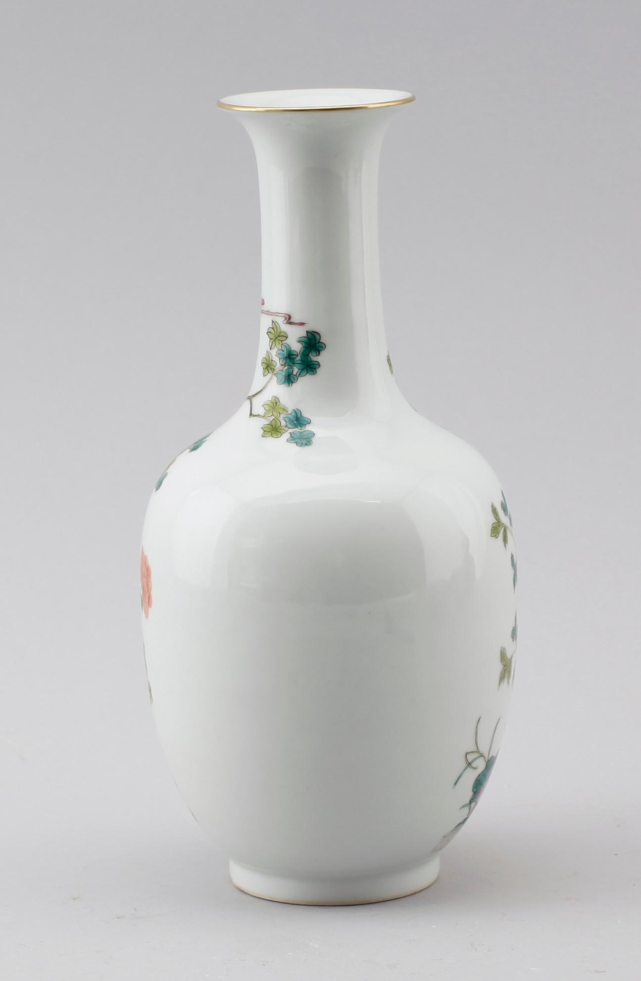 VAS, porslin, Kina, 1900-tal.