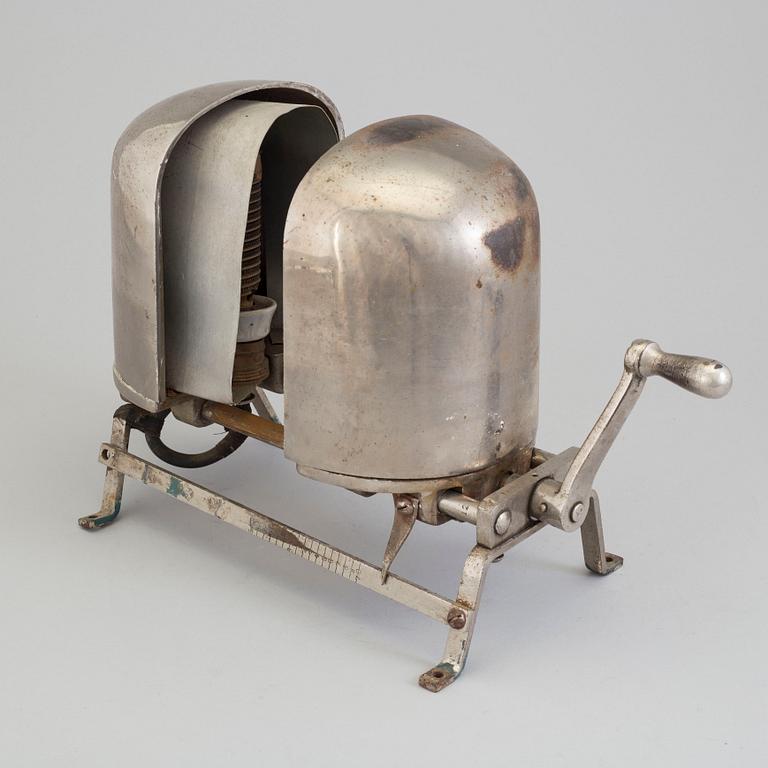 A metal hat mould, first half of the 20th century.