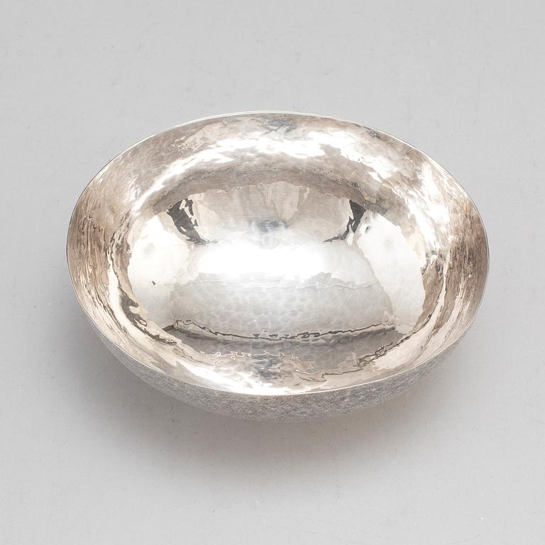 Ana oval sterling silver bowl from Wiener Silberschmiede, Vienne, Austria.