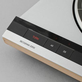 SKIVSPELARE "Beomaster 2200" samt FÖRSTÄRKARE  "Beomaster 2400", Jacob Jensen, Bang & Olufsen, Danmark, 1970/80-tal.