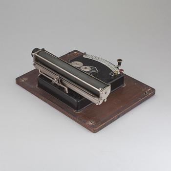 TANGENTSBORDSSKRIVMASKIN, Frolio 5, Gundka Werke, Brandenburg, Tyskland, 1924-1930.