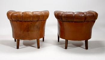 FÅTÖLJER, ett par, Chesterfieldmodell. 1900-talets början.