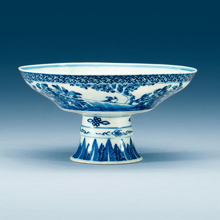 A blue and white tazza, late Qing dynasty.