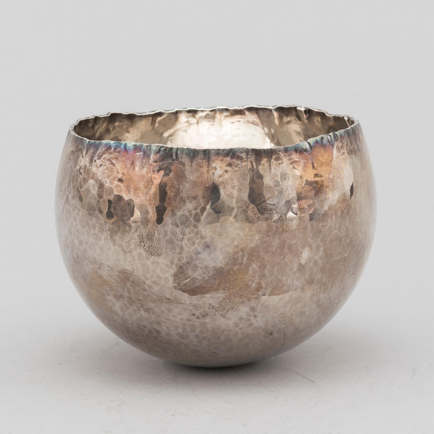 RAY URBAN, skål, sterlingsilver, daterad Stockholm 1989.