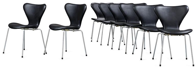 A set of eight Arne Jacobsen "Seven" chairs by Fritz Hansen.