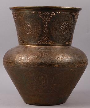 YTTERFODER/KRUKA, mässing. Orientalisk.