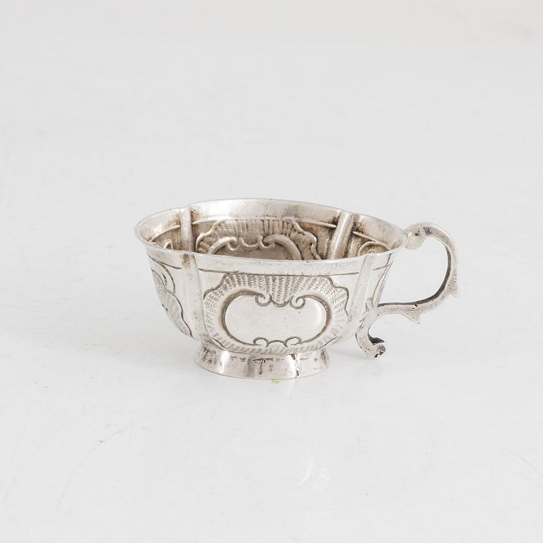 A silver charka, possibly maker's mark of Grigorij Iwanow Serebrjanikow (active 1745-1768), Moscow.