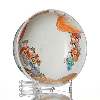 A Japanese porcelain bowl, Edo period (1603-1868).