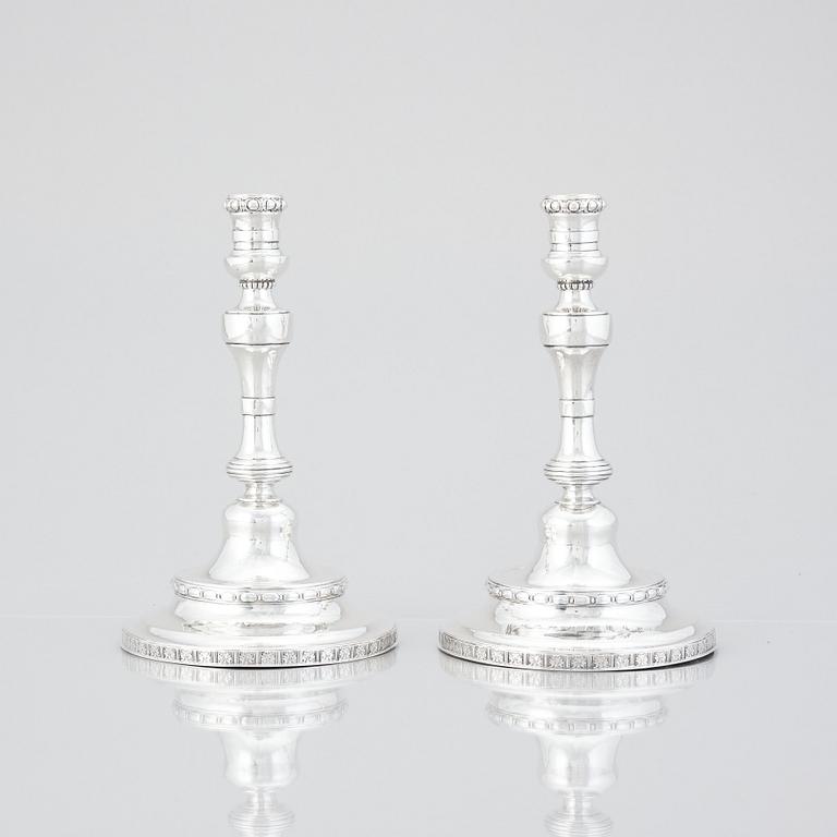 Pehr Zethelius, ljusstakar, ett par, silver, Stockholm 1775. Rokoko.