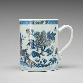 824. A blue and white jug, Qing dynasty, Qianlong (1736-95).