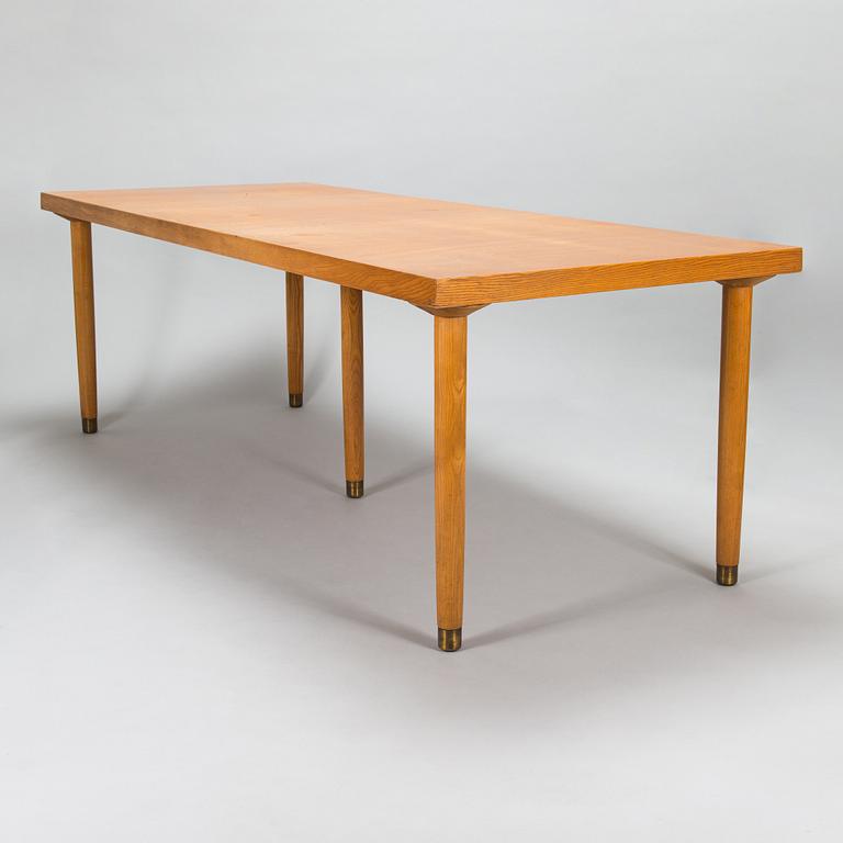 Aino Aalto, a mid-20th-century table for O.Y. Huonekalu- ja Rakennustyötehdas A.B.