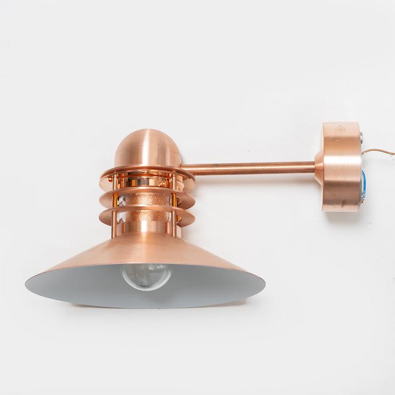 Alfred Homann & Ole V Kjaer, ytterlampa "Nyhavn", Louis Poulsen, Danmark.